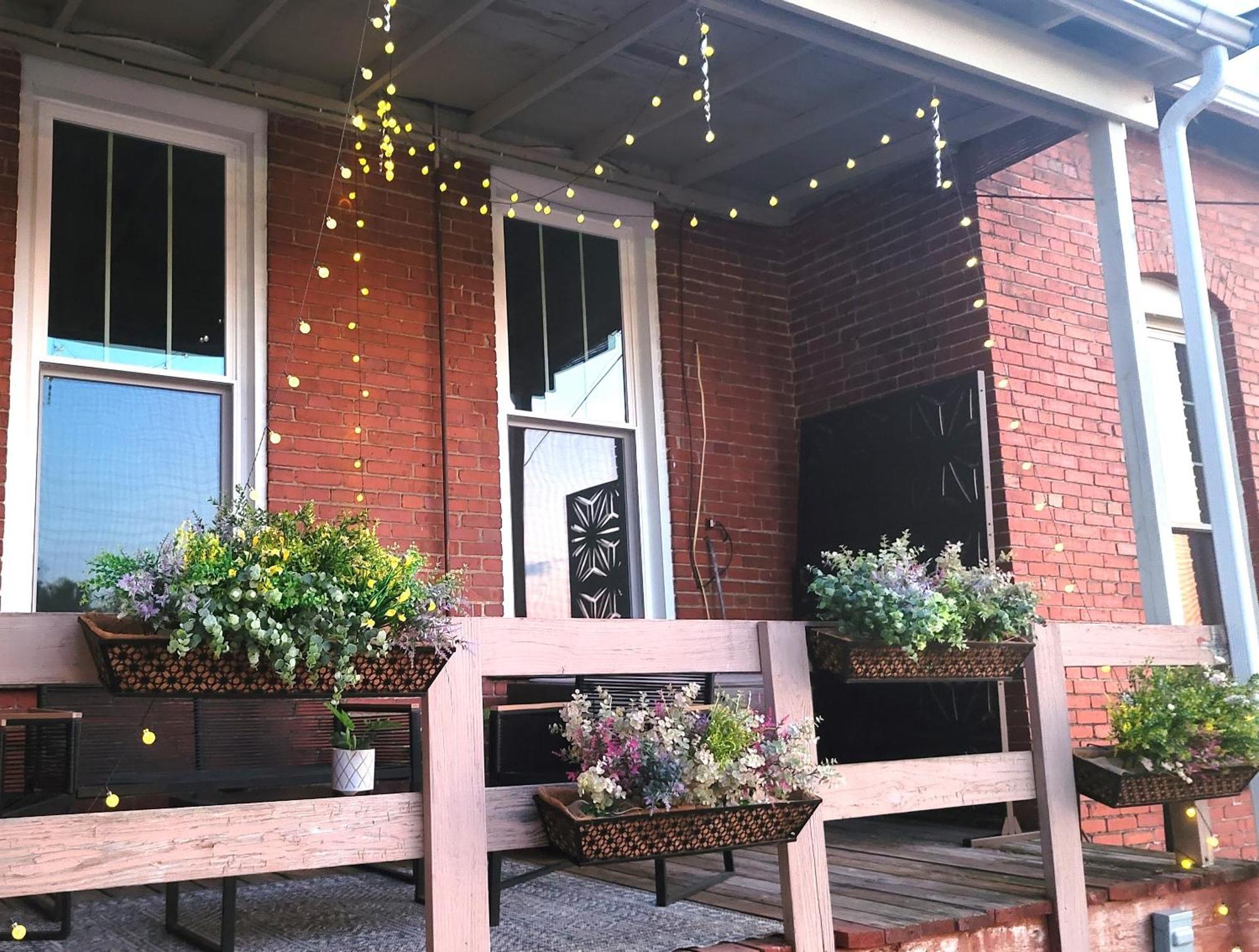 Chic Dowtown Escape-Walk To Shops & Dining - Oh Amish Country Millersburg Eksteriør bilde